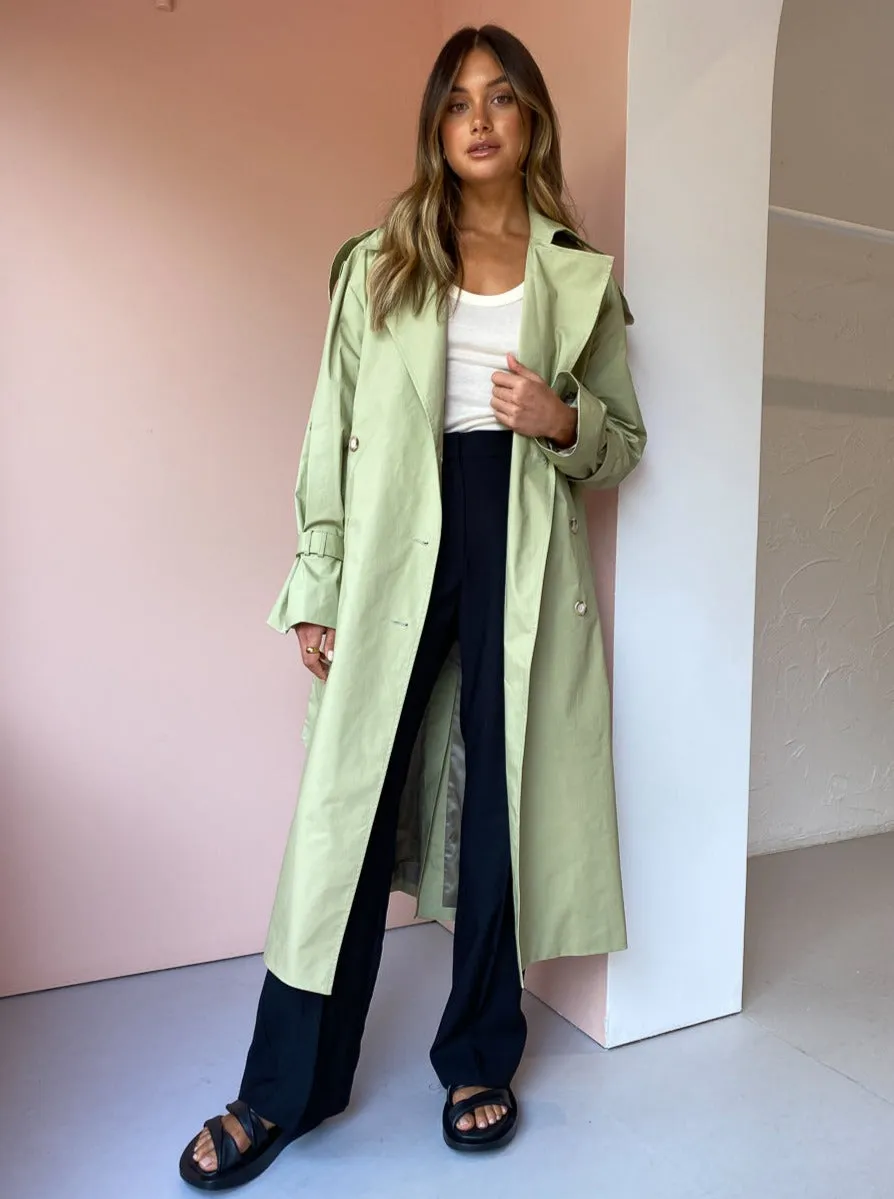 Viktoria & Woods Auditorium Trench in Tarragon