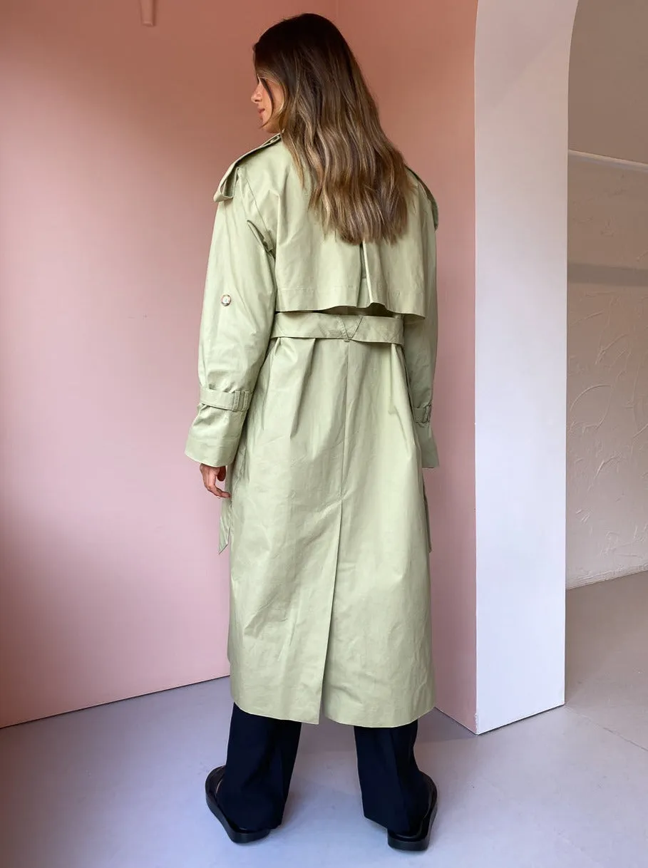 Viktoria & Woods Auditorium Trench in Tarragon