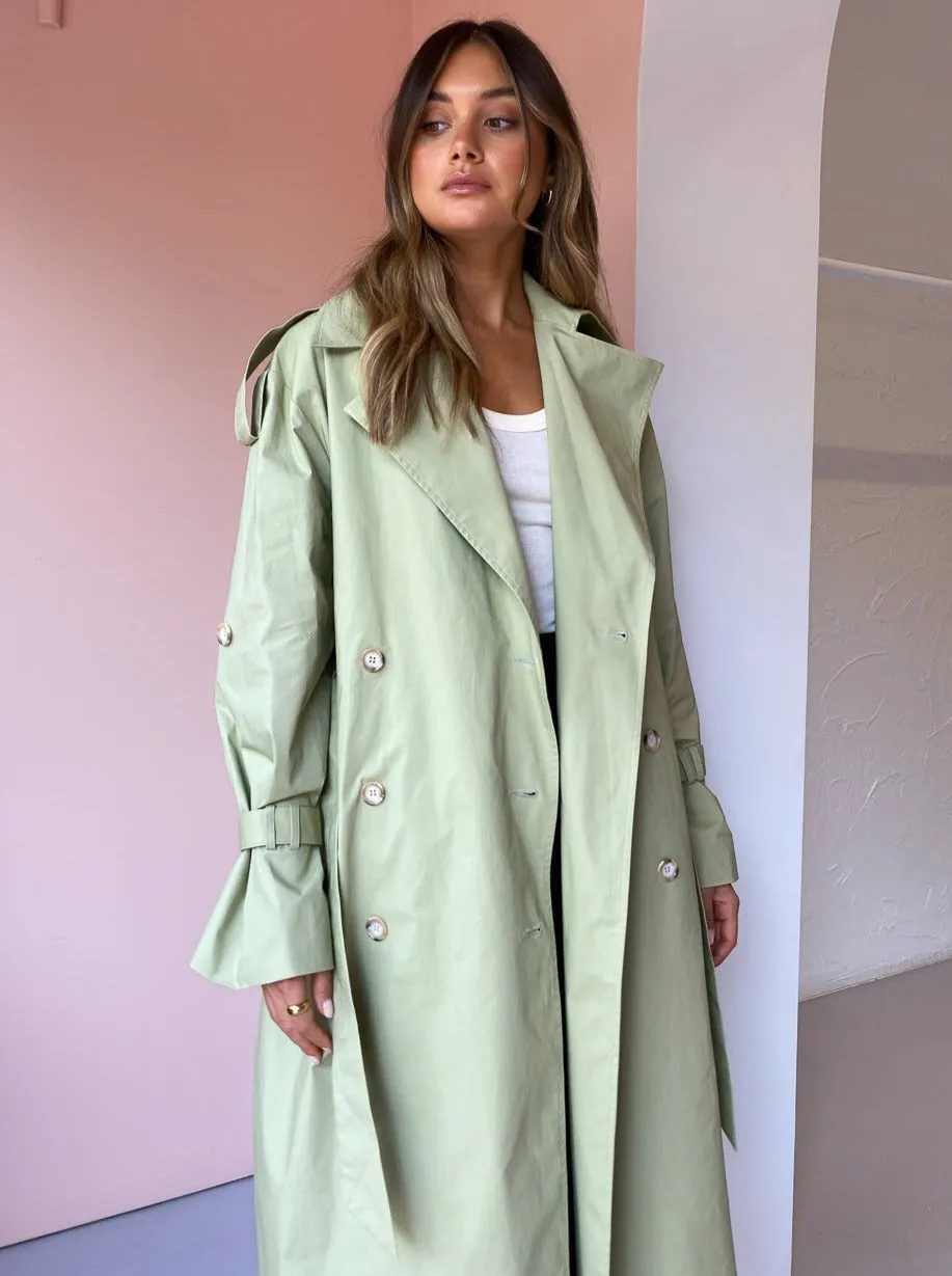 Viktoria & Woods Auditorium Trench in Tarragon